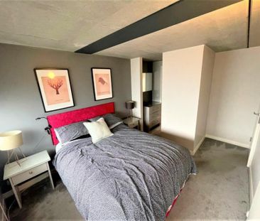 Woodfield Road, Altrincham - Photo 3