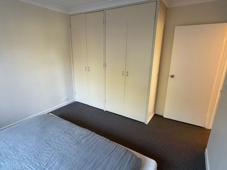 BIG, BOLD, PLUS ADDITIONAL STUDY & A LOCK-UP GARAGE! - Photo 5