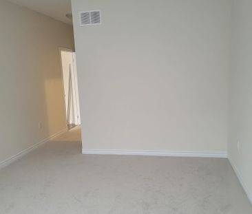 For Lease - 133 Berkely Street, Wasaga Beach, Ontario - Photo 5