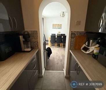 3 bedroom terraced house to rent - Photo 4