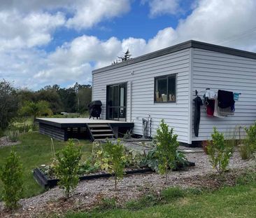 Charming 2BR Home, with whitewear & internet! - Photo 4