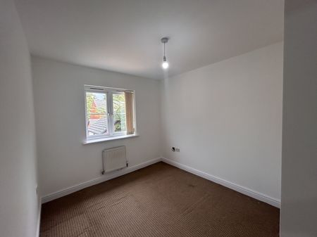 3 bedroom semi-detached house to rent - Photo 5