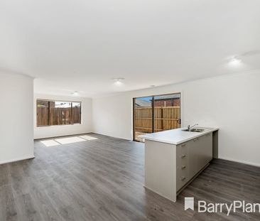 3 Long Forest Avenue, Harkness, Vic 3337 - Photo 3