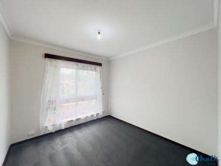 SPACIOUS FAMILY HOME !!HUGE POWERED WORKSHOP! - Photo 5