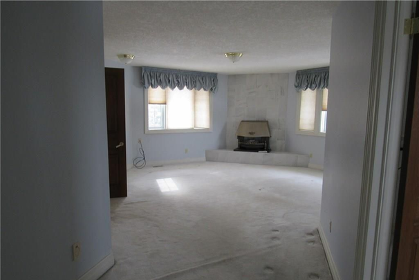 For Lease - 220 Arkell Road, Guelph, Ontario - Photo 1