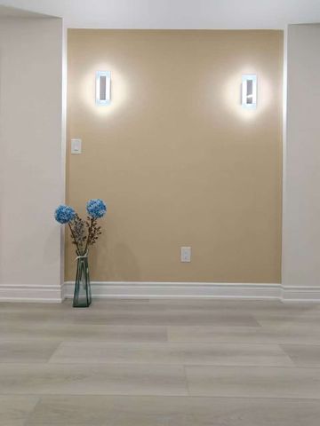 For Lease - 252 Borealis Avenue, Aurora, Ontario - Photo 2