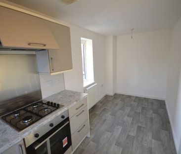 3 bedroom semi-detached house to rent - Photo 6