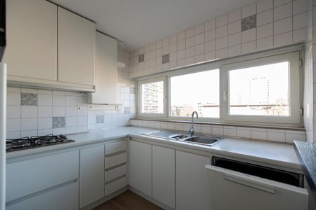 Zeer lichtrijk 1 SLK appartement met garage en berging - Photo 4