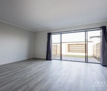 “Brand New Modern Townhouse In Central Location.” - Photo 1