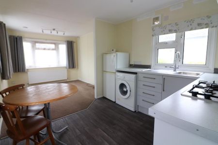 1 bedroom park home to rent - Photo 5