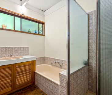 Charming Coastal Home - Photo 5