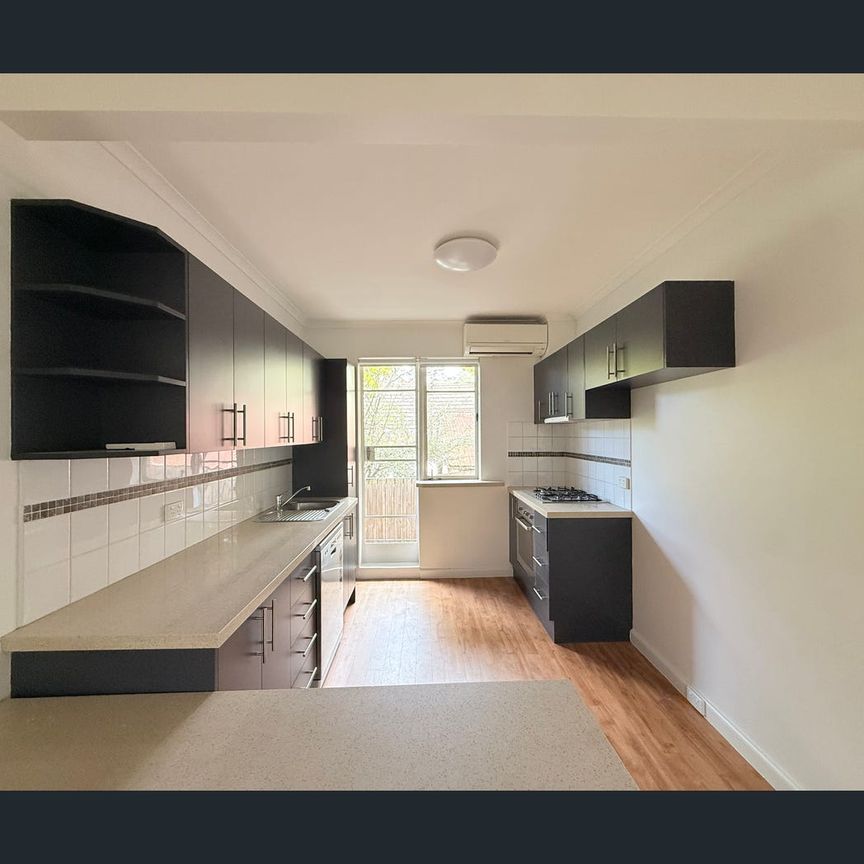 4/33 Carmichael Street, Ivanhoe East, Vic 3079 - Photo 1
