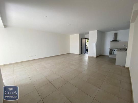 Location Appartement 3 pièces 85m² ST DENIS 97400 - Photo 1