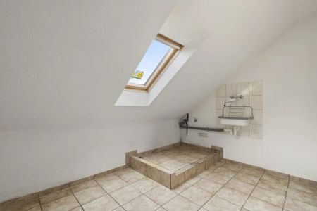 Mietglück in Bretten: 4-ZKB Dachwohnung mit Küche, 2 Bäder, Balkon, Garage in Diedelsheim - Photo 4