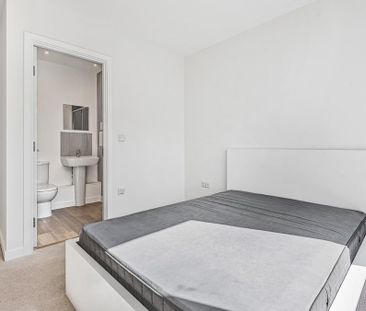 1 bedroom in a house share to rent - Photo 4