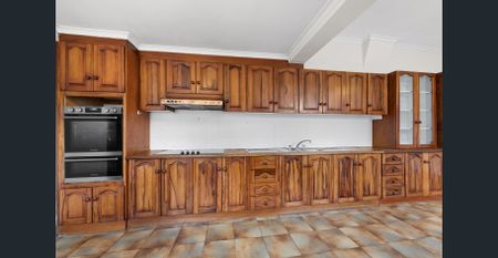 Timeless Character, Modern Comfort & Unbeatable Convenience - Photo 4