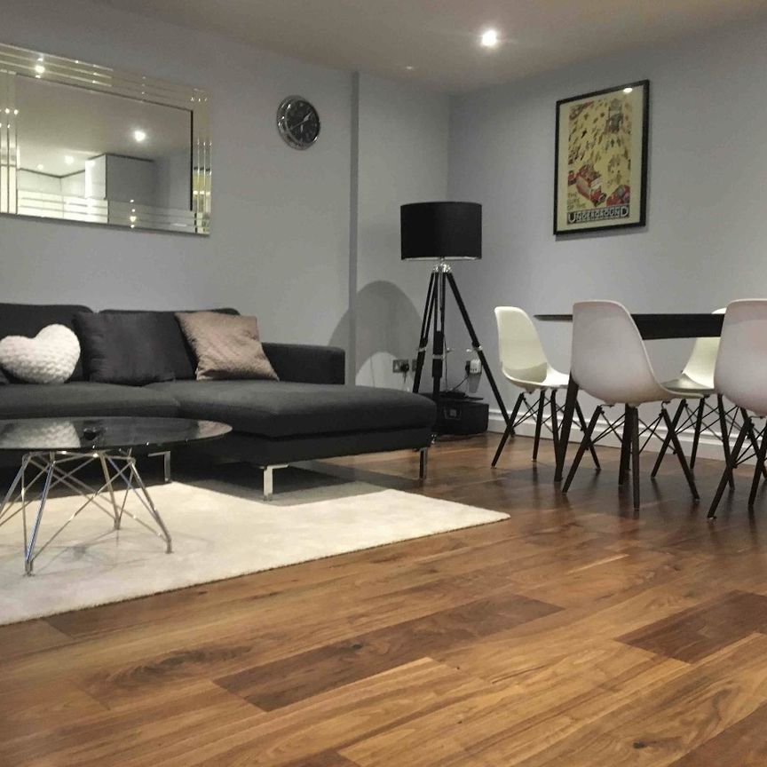 2 Bed Flat, Bridge Place, SW1V - Photo 1