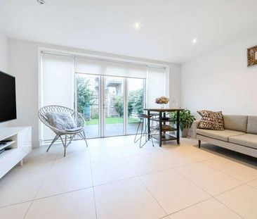 Emerald Square, Roehampton, London, SW15 - Photo 5