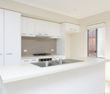 10 Aria Court, Doreen VIC 3754 - Photo 1