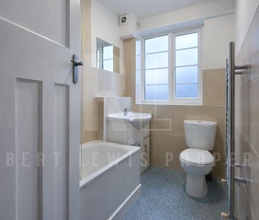 Two Double Bedroom Flat – Marlborough Gardens, London, N20 0SE - Photo 6
