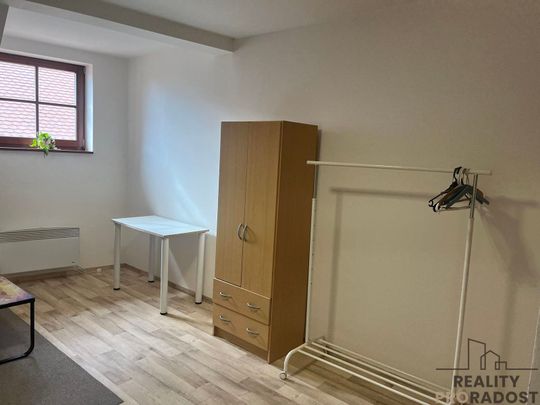 Pronájem bytu 1+kk a garsoniéry 31 m², U Branky, Znojmo - Photo 1