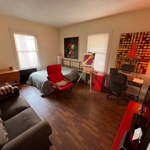 Sublet until mid November or Dec - Photo 2