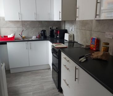 Room in a Shared House, West Ham Lane, E15 - Photo 5