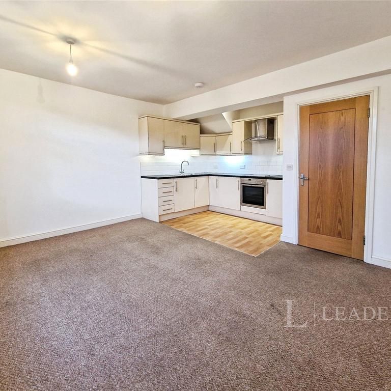 2 bedroom flat to rent - Photo 1