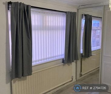 2 bedroom semi-detached house to rent - Photo 3