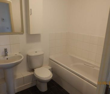 2 bedroom apartment to rent - Photo 6