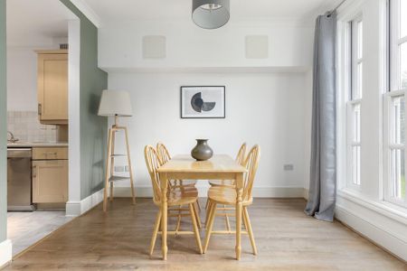 2 bedroom ground floor flat to rent - Photo 5