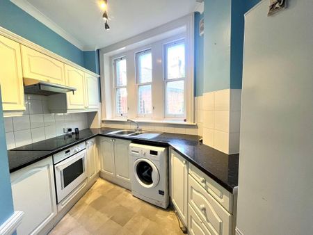 2 bedroom flat to rent - Photo 4