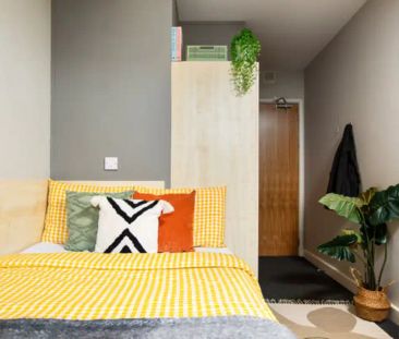 Large Standard Double Ensuite - Photo 6