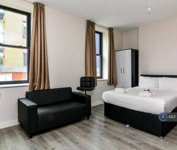 Studio to rent - Photo 3