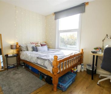 6 bedroom house to rent - Photo 1