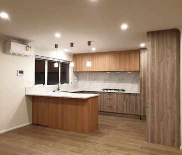 New Spacious 5 Bedroom Highland Park Haven! - Photo 2
