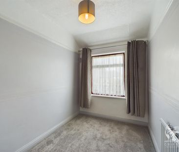 Benhurst Avenue, Hornchurch, RM12 - Photo 5