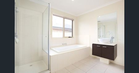 Stylish 3-Bedroom Home with 2 Bathrooms and Double Garage - Photo 4