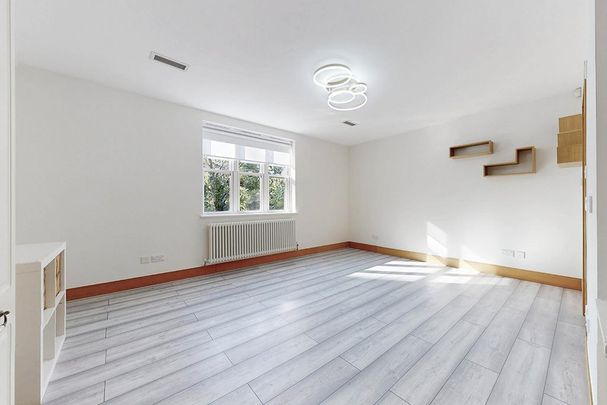 6 bedroom detached house to rent - Photo 1