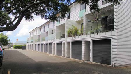 Convenient and low maintenace! - Photo 5