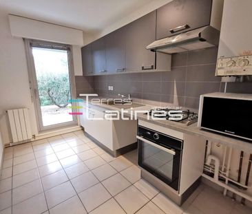 Location Appartement 3 pièces 75m² NIMES 30900 - Photo 6
