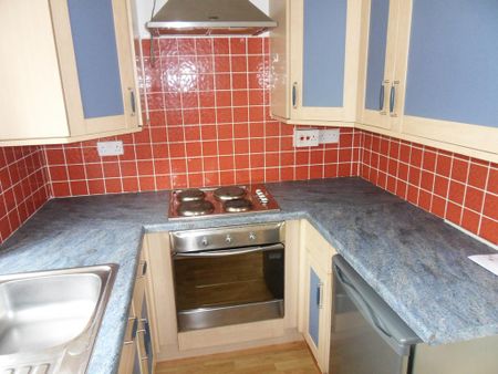 2 bedroom flat to rent - Photo 4