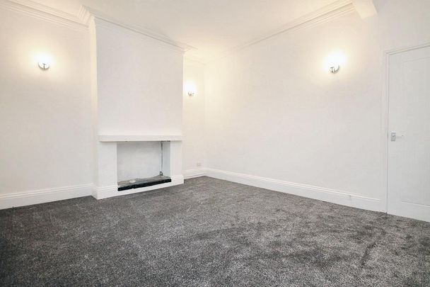 4 bedroom terraced house to rent - Photo 1