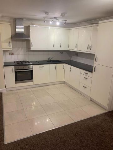 2 bedroom flat to rent - Photo 3