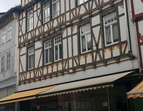 1 ZKB + Balkon mit Laminat + Wannenbad ca 38 Qm - Foto 1