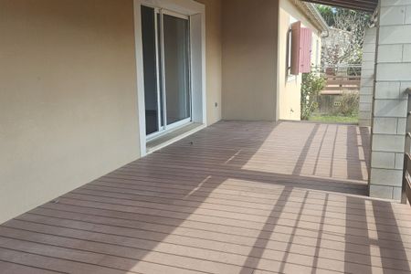 CAMARET T5 AVEC JARDIN - Photo 3