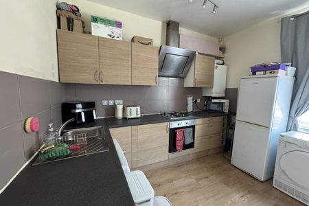 Garratt Lane - Photo 2