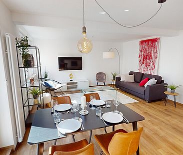 Neuwertiges möbliertes FEWO-2-Zimmer-Luxusapartment im Herzen der Freiburger Innenstadt! - Photo 1