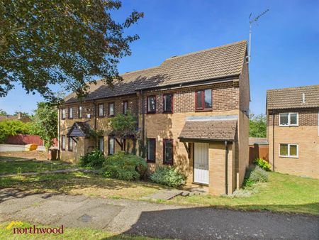 3 bedroom semi-detached house to rent - Photo 2
