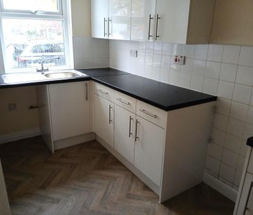 2 bedroom ground floor flat to rent - Photo 4